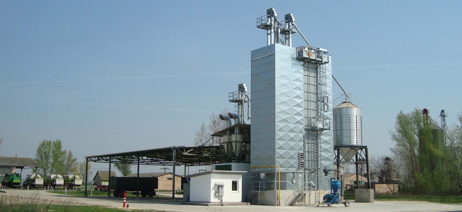 Szárító- és magtártelep